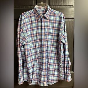 Vineyard Vines Men’s Sz M Shades of Blue, Pink, & White Plaid Long Sleeve Shirt